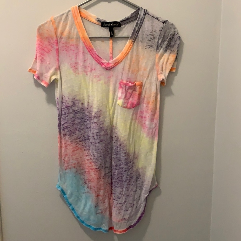 Derek Heart V-neck, white with diagonal tie-dye overlay